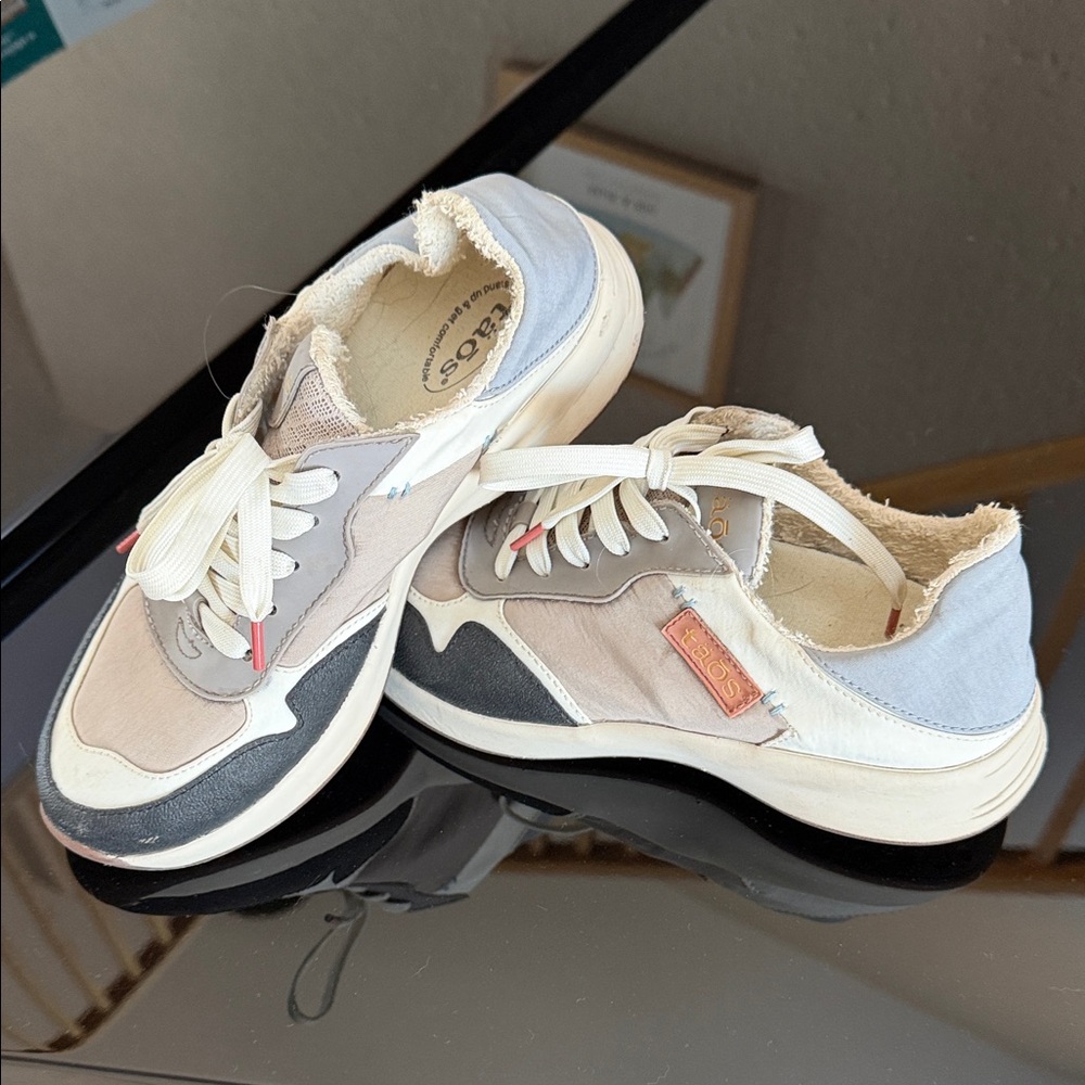 Taos Sneakers